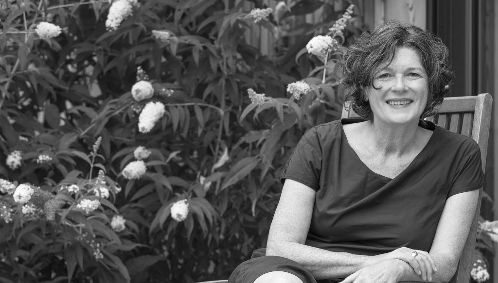 Einfach gute Texte. Als Biografin, Journalistin und Kulturwissenschaftlerin 
erzähle ich Ihre Geschichte – anregend, emotional, verständlich. 
Ordern Sie einfach gute Texte.