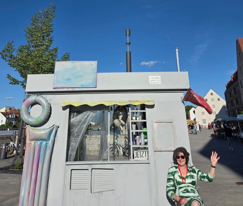 #donumenta – surrealer Kiosk nach der&nbsp;Flut